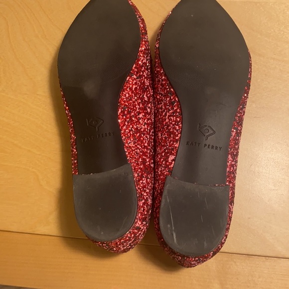 Katy Perry Red Sparkle heart flats size 7.5 - Picture 3 of 4
